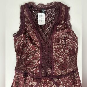 Windsor lace dress. Burgundy v-neck. Size XS. Lining in front & bottom half. NWT